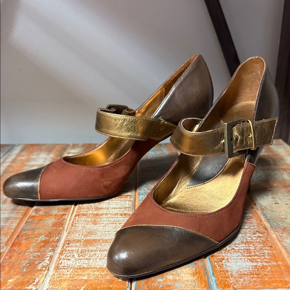 Gianni Bini Bronze and Gold Heels - Picture 2 of 10